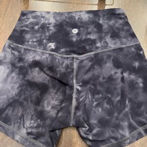 Lulu biker shorts